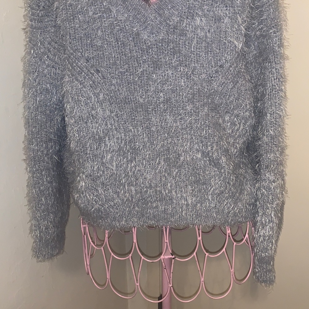 Like New Juniors Pink Rose gray Vneck Sweater- Medium - Picture 3 of 8